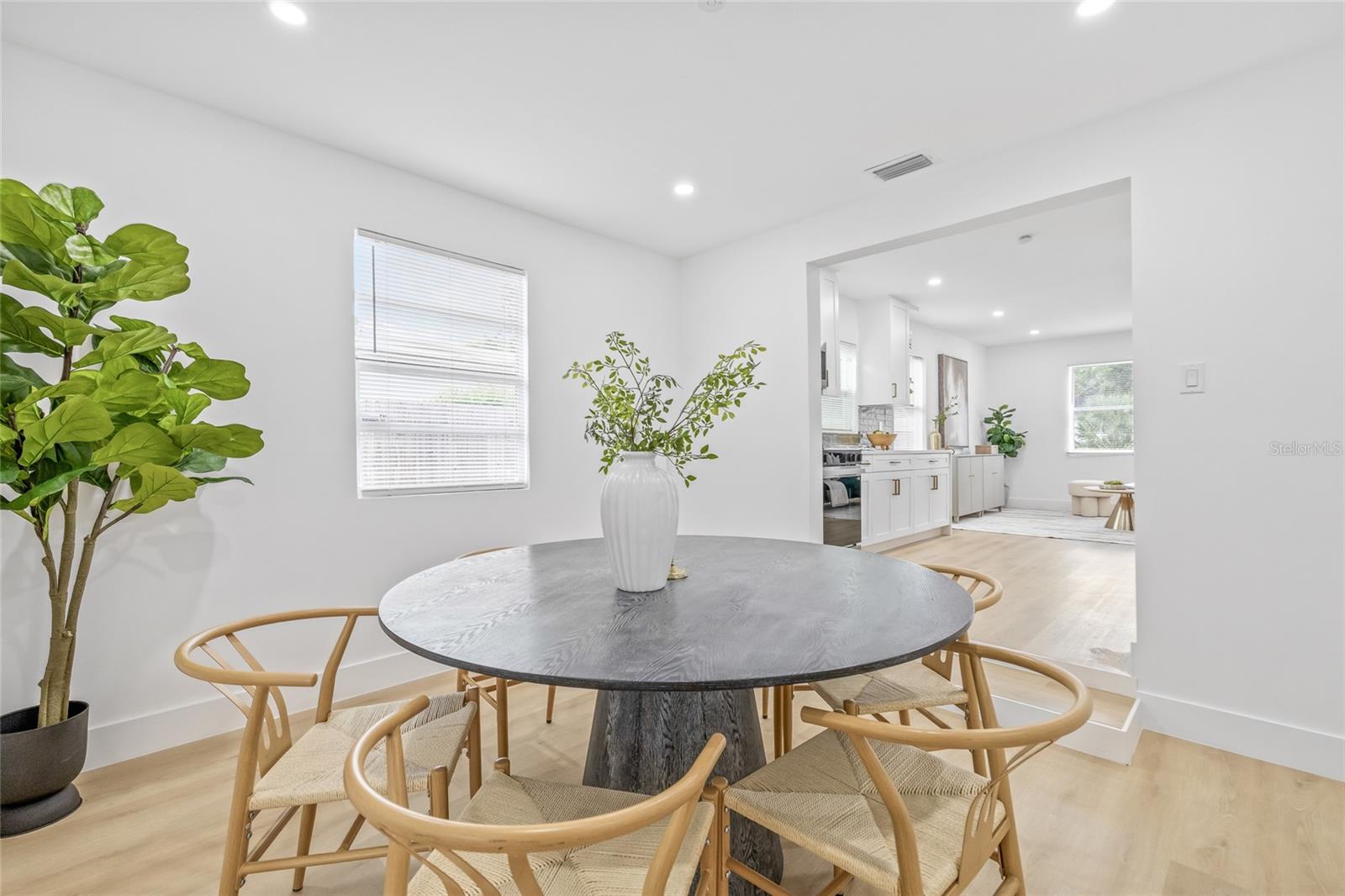 Image 14 of 34 For 4355 3rd Avenue N