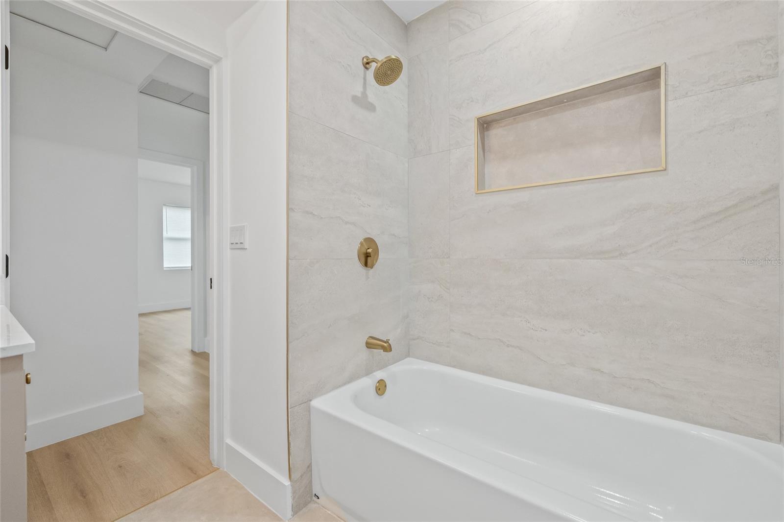 Image 24 of 34 For 4355 3rd Avenue N