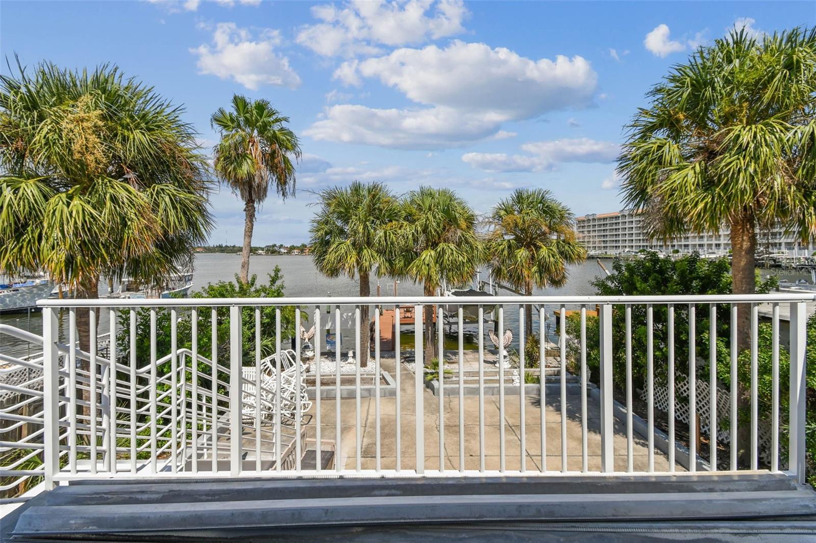 Image 10 of 93 For 17729 Gulf Boulevard