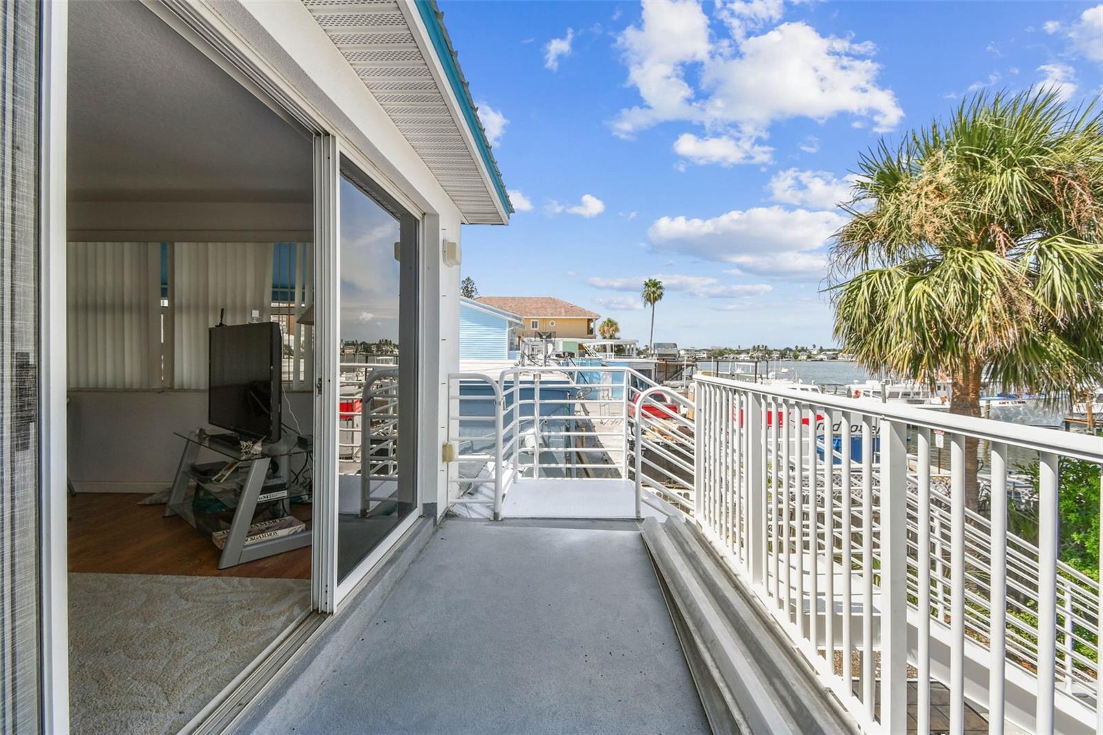 Image 12 of 93 For 17729 Gulf Boulevard