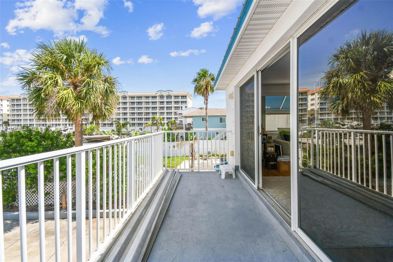 Image 13 of 93 For 17729 Gulf Boulevard