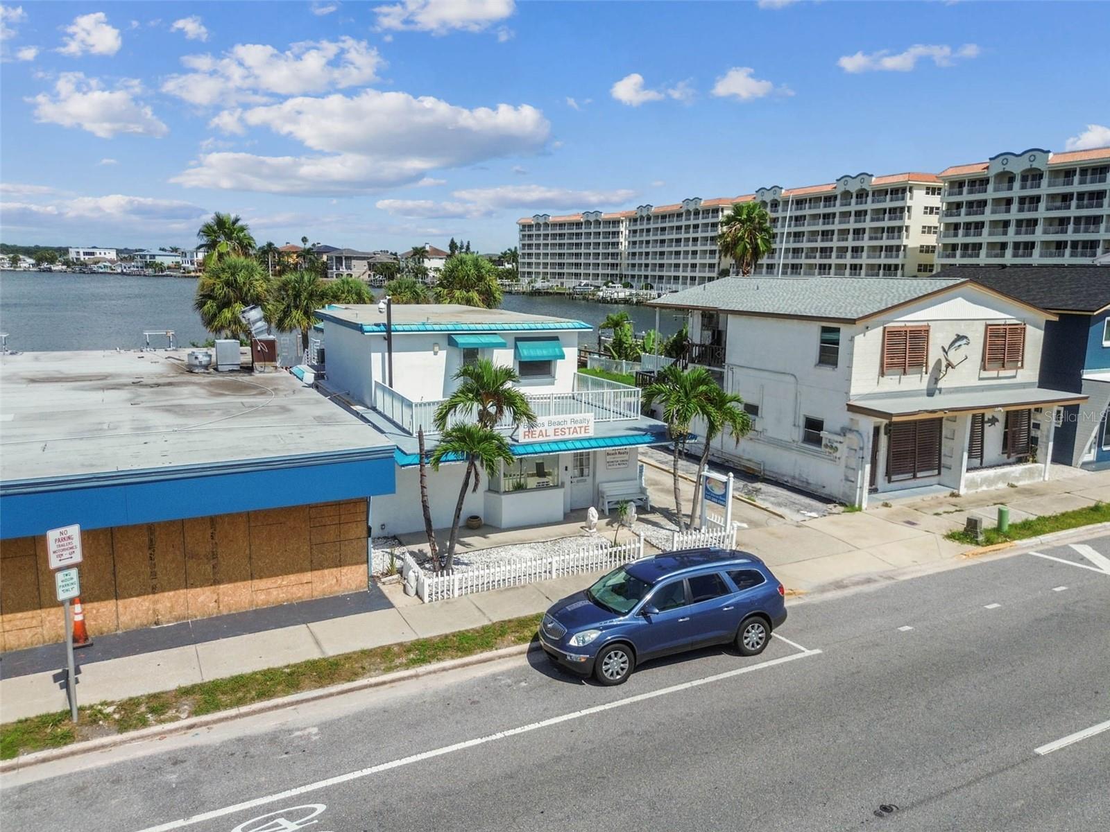 Image 25 of 93 For 17729 Gulf Boulevard