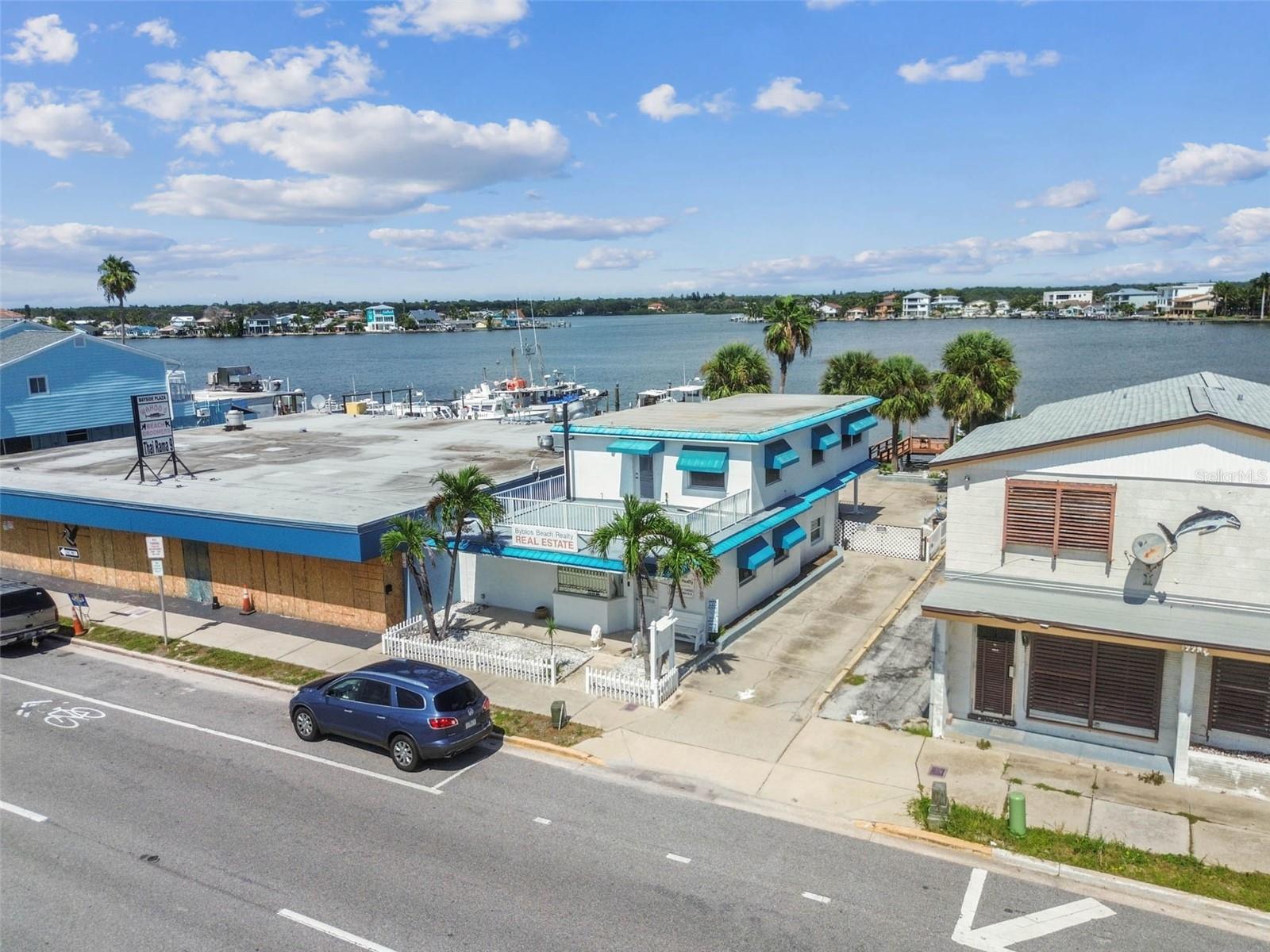 Image 27 of 93 For 17729 Gulf Boulevard
