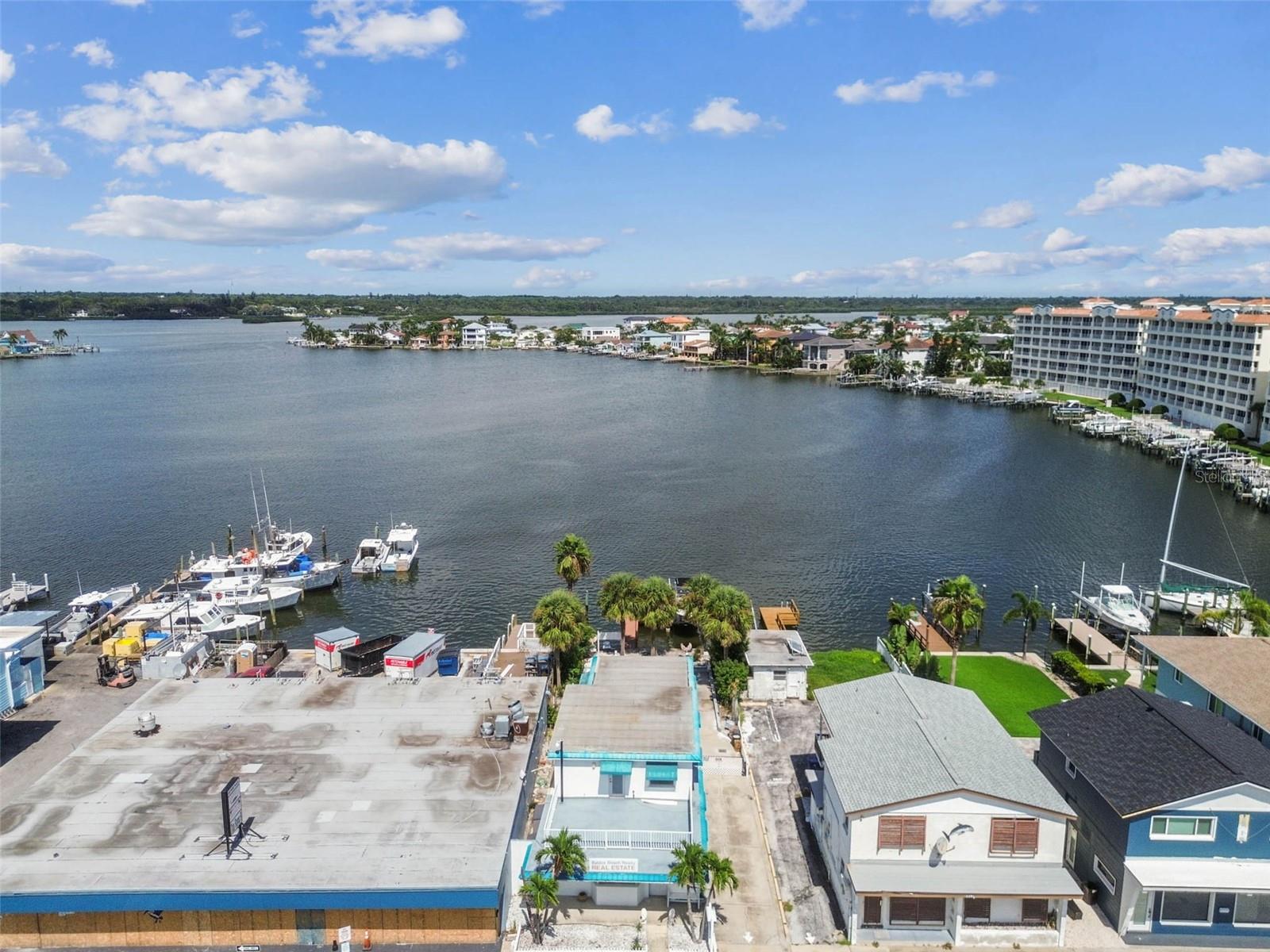 Image 29 of 93 For 17729 Gulf Boulevard
