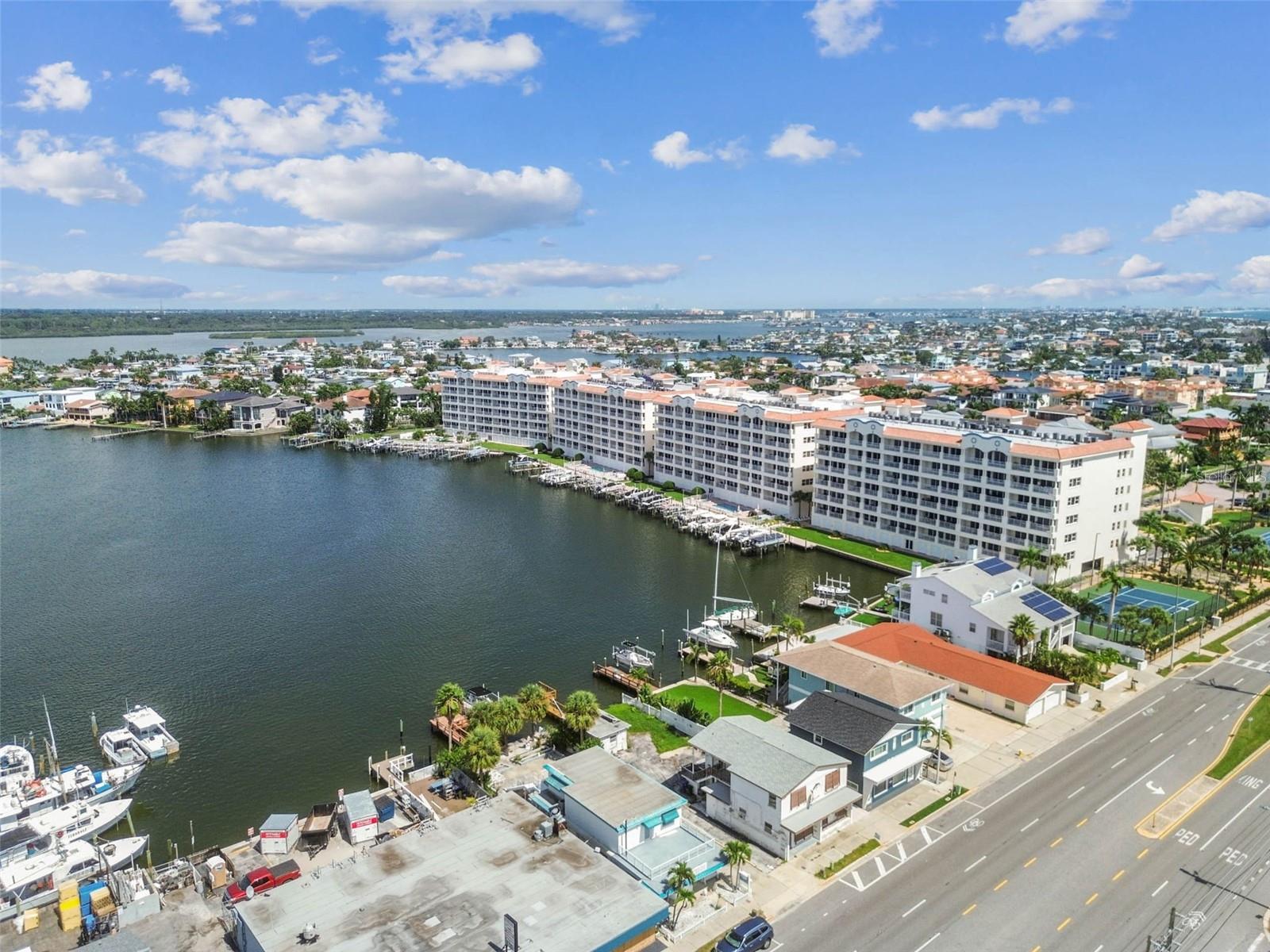 Image 31 of 93 For 17729 Gulf Boulevard