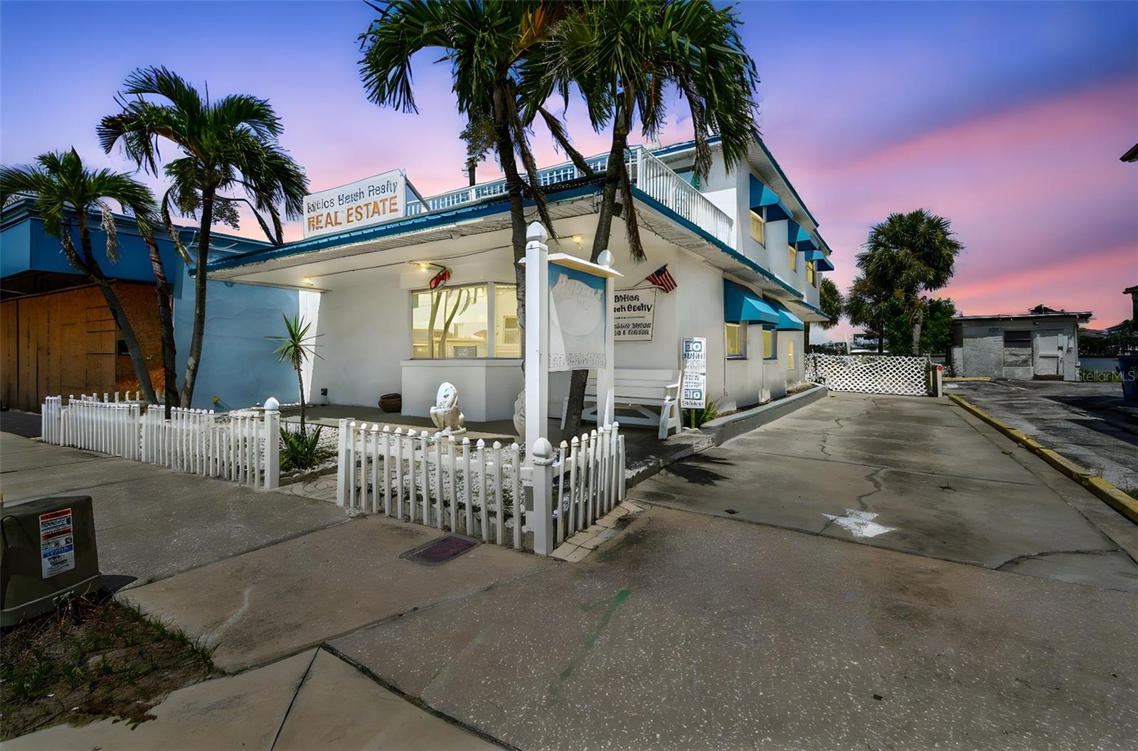 Image 50 of 93 For 17729 Gulf Boulevard