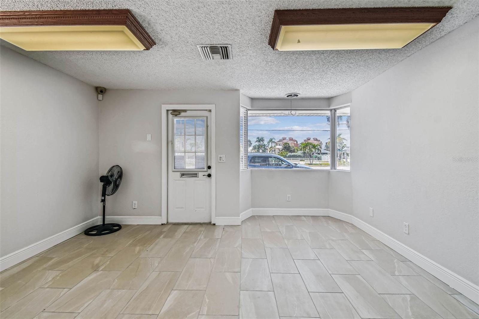 Image 64 of 93 For 17729 Gulf Boulevard