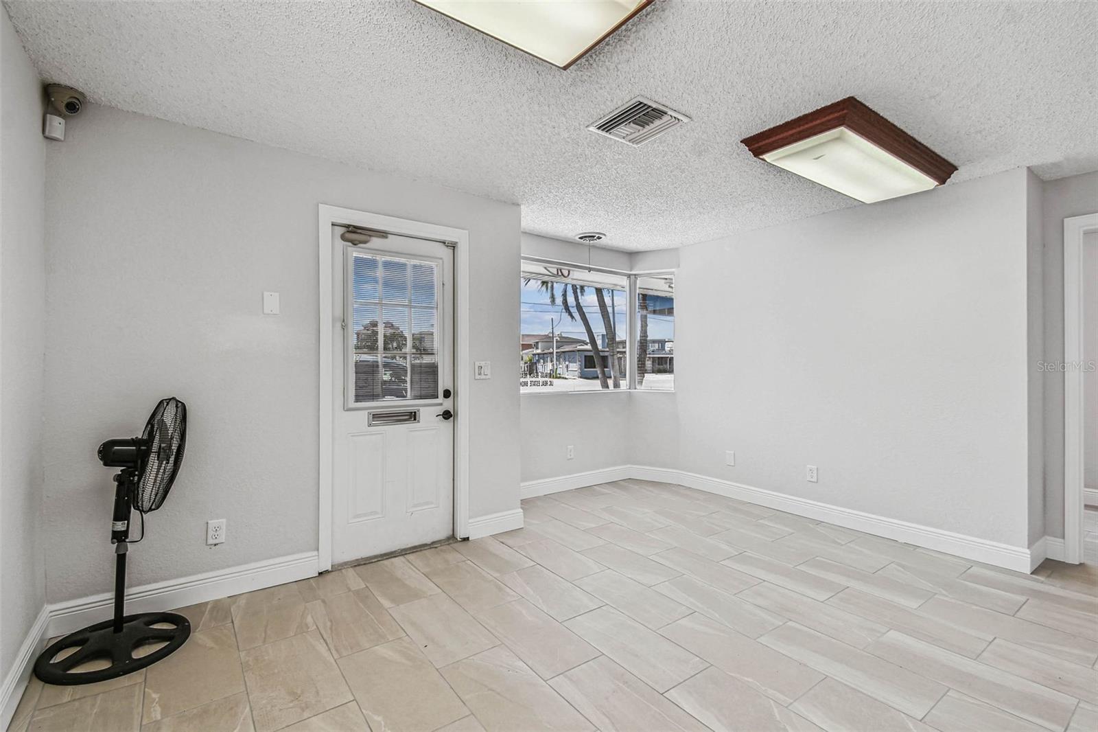 Image 65 of 93 For 17729 Gulf Boulevard