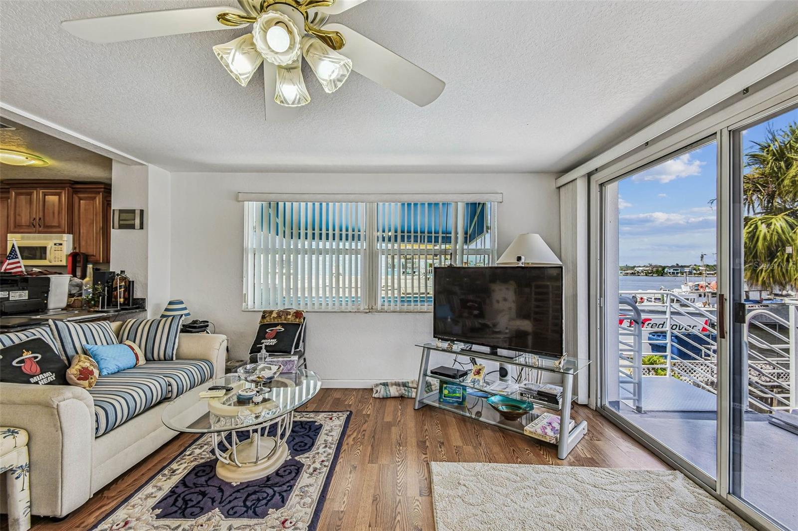 Image 7 of 93 For 17729 Gulf Boulevard