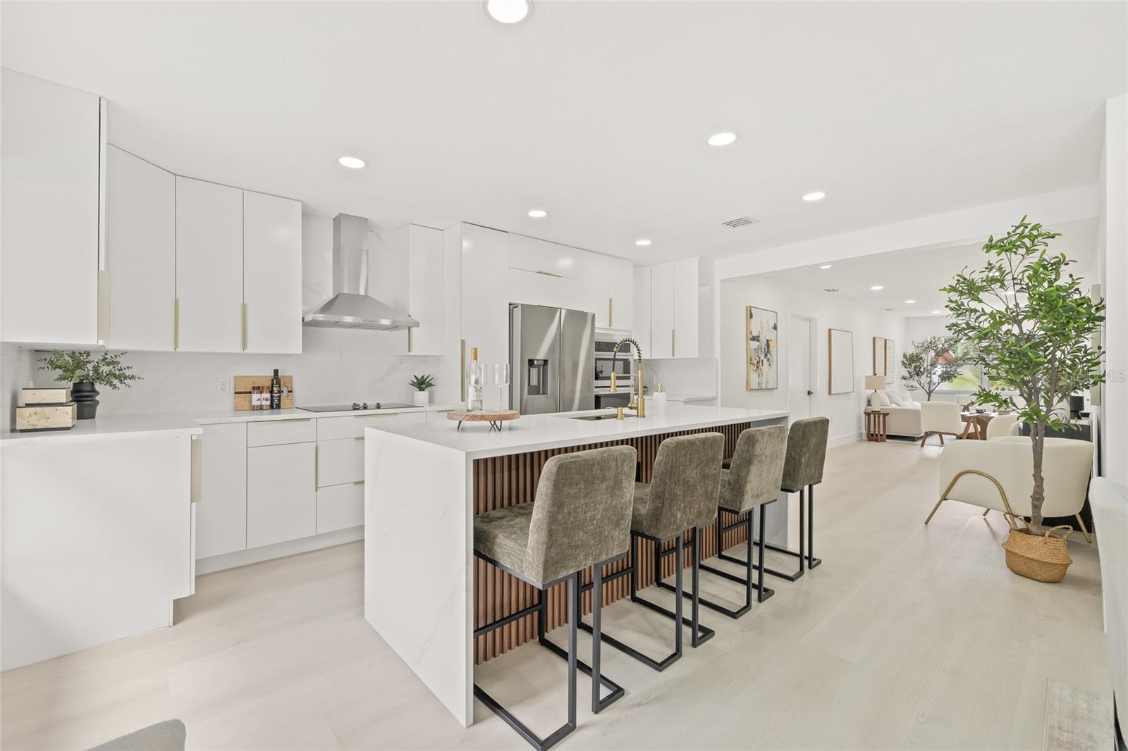 Image 11 of 49 For 4822 Bay Court Avenue
