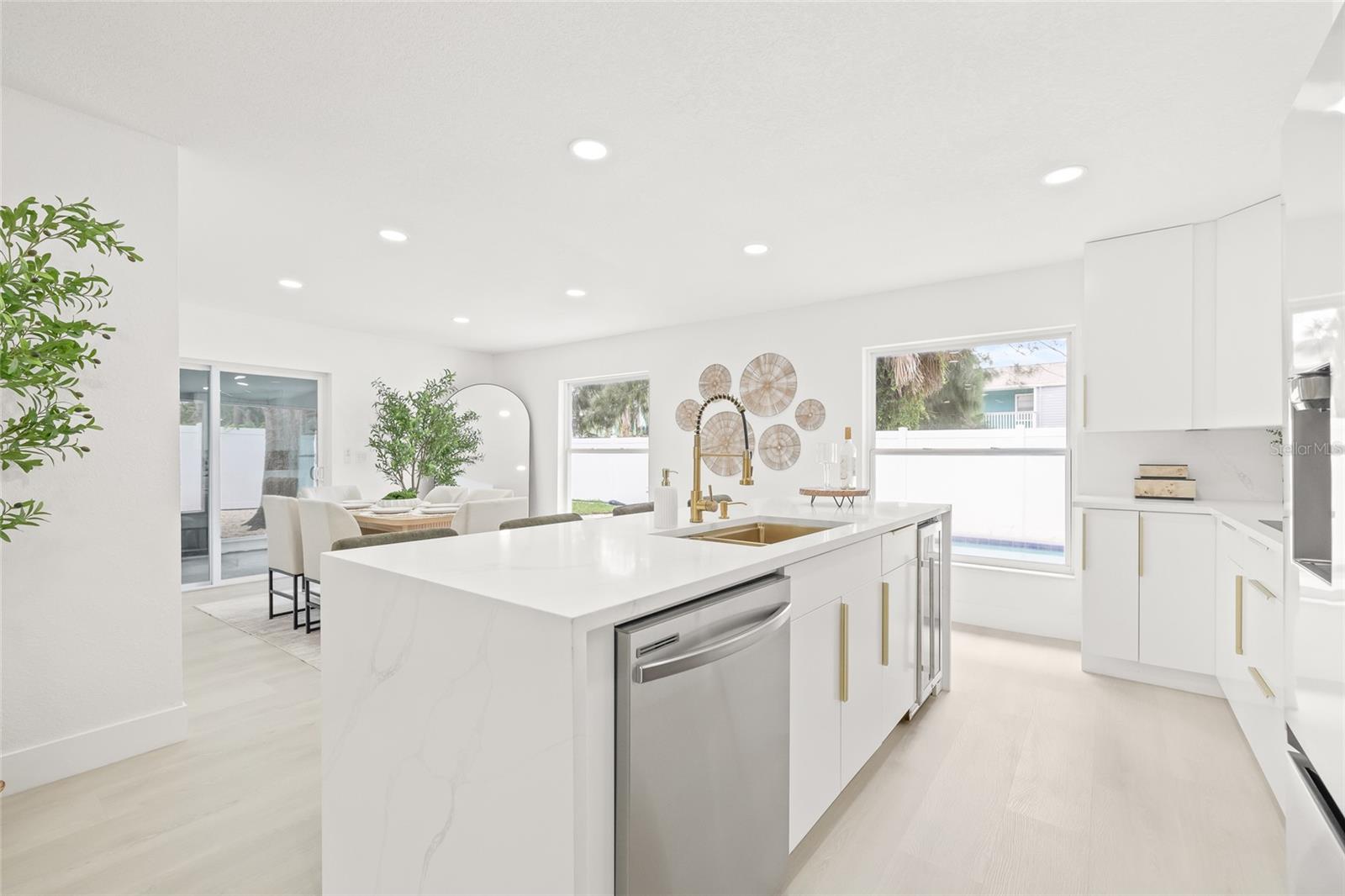 Image 14 of 49 For 4822 Bay Court Avenue