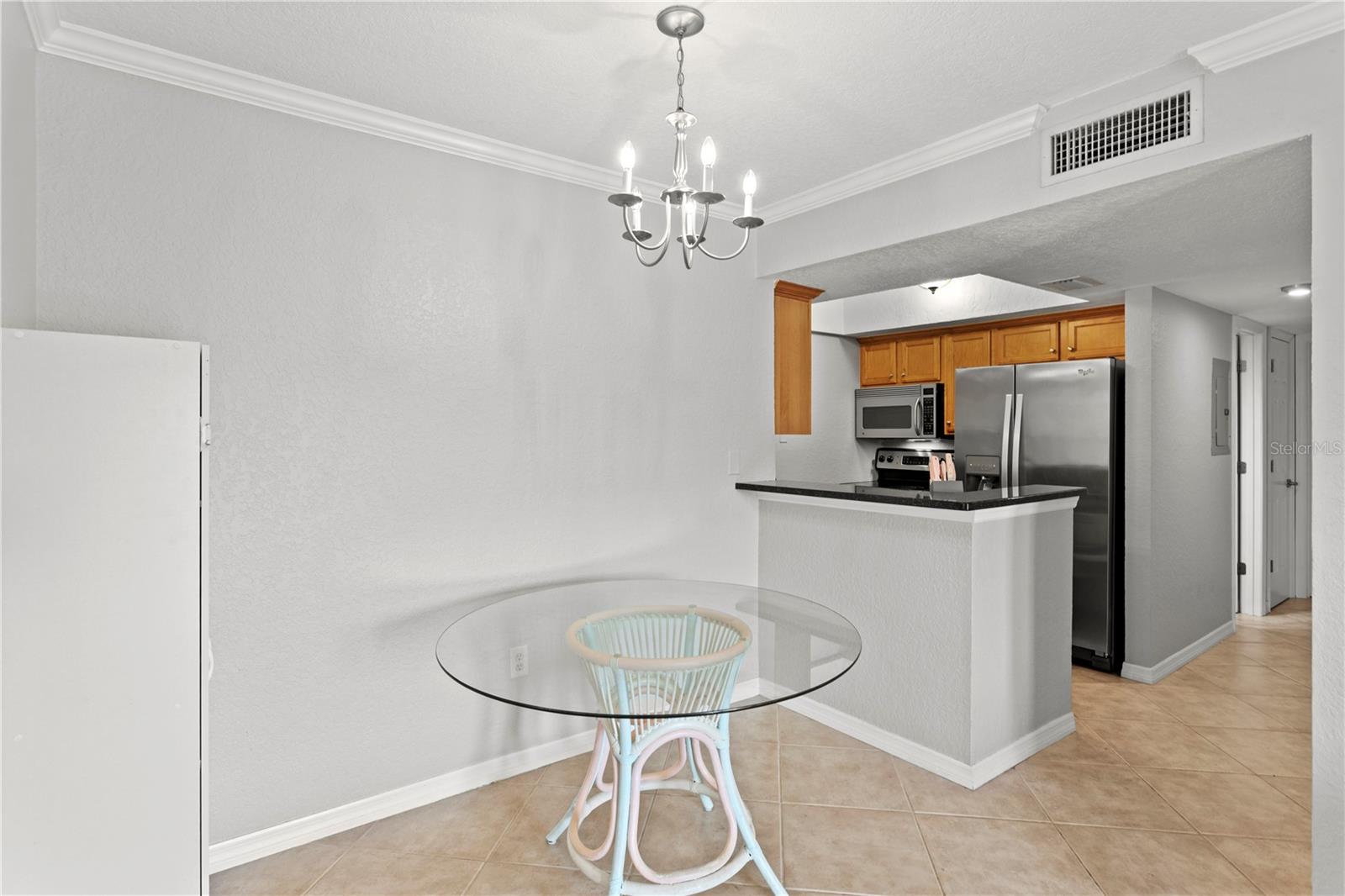 Image 11 of 44 For 710 Lyndhurst Street 221