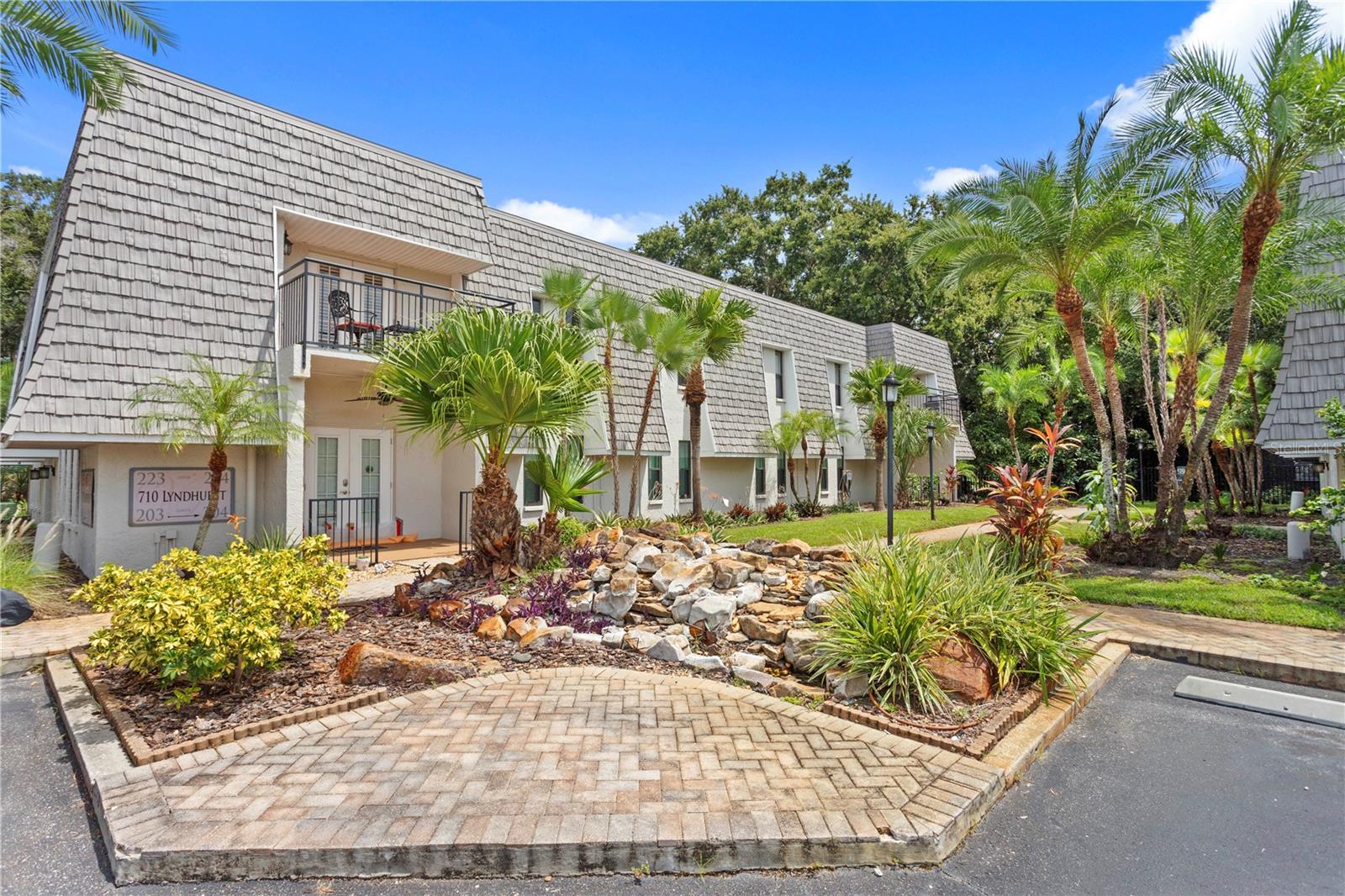 Image 2 of 44 For 710 Lyndhurst Street 221
