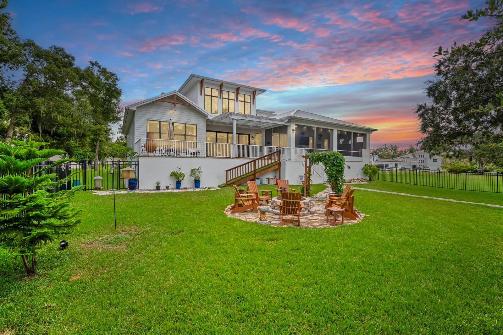 Image 4 of 47 For 8317 Alafia Pointe Drive
