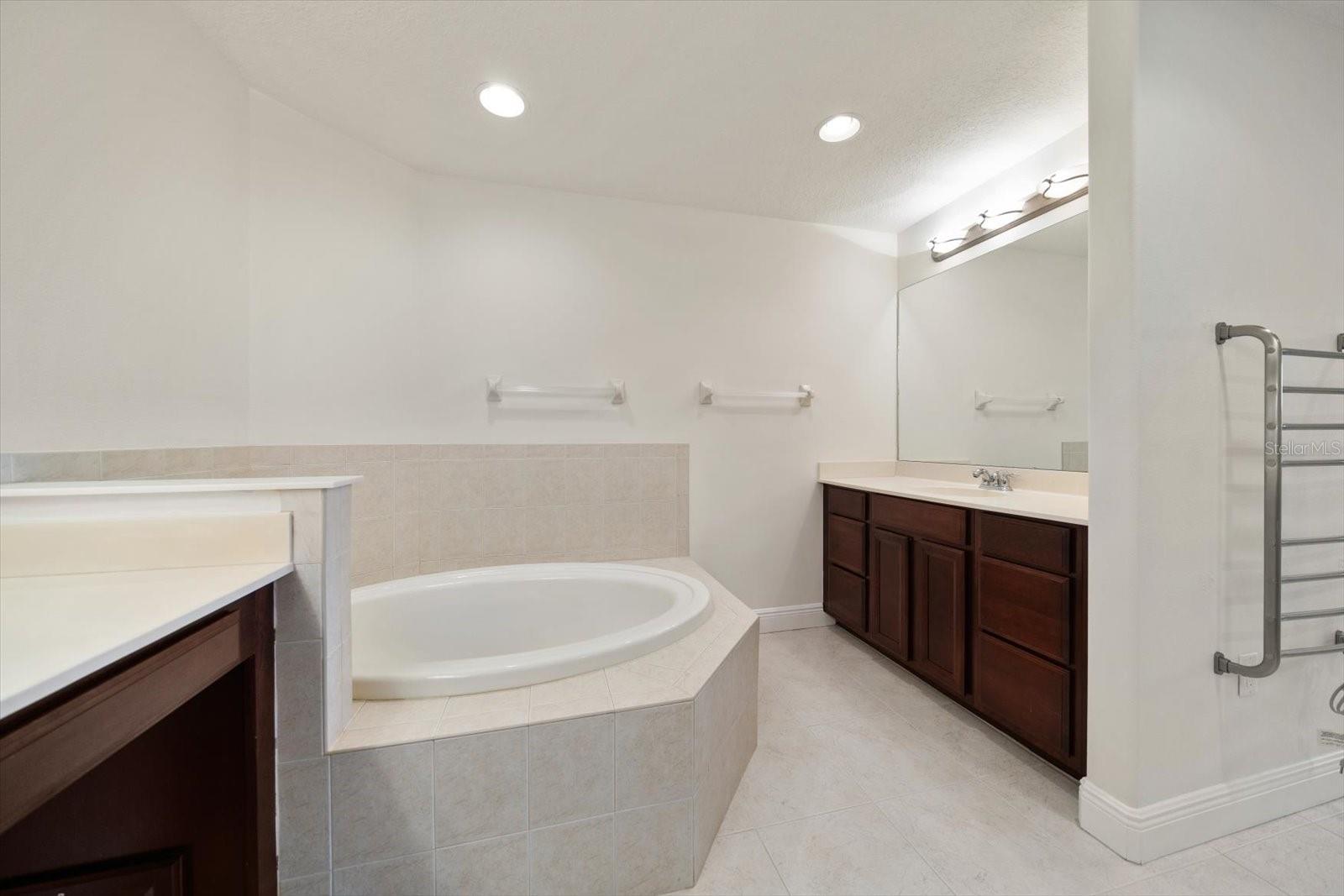 Image 11 of 50 For 7069 Key Haven Road 304