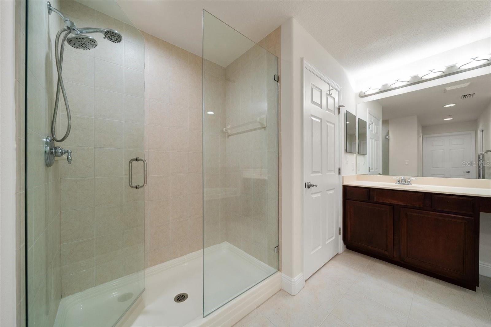 Image 12 of 50 For 7069 Key Haven Road 304