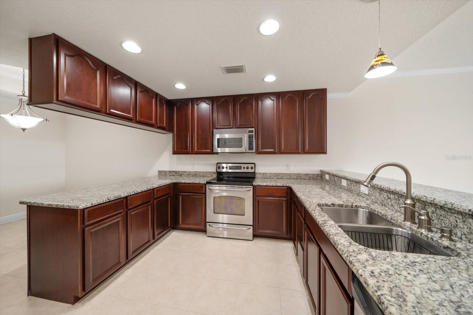 Image 7 of 50 For 7069 Key Haven Road 304