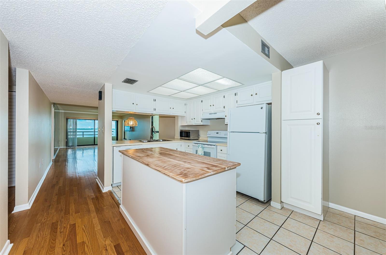 Image 13 of 94 For 103 1st Street E 208