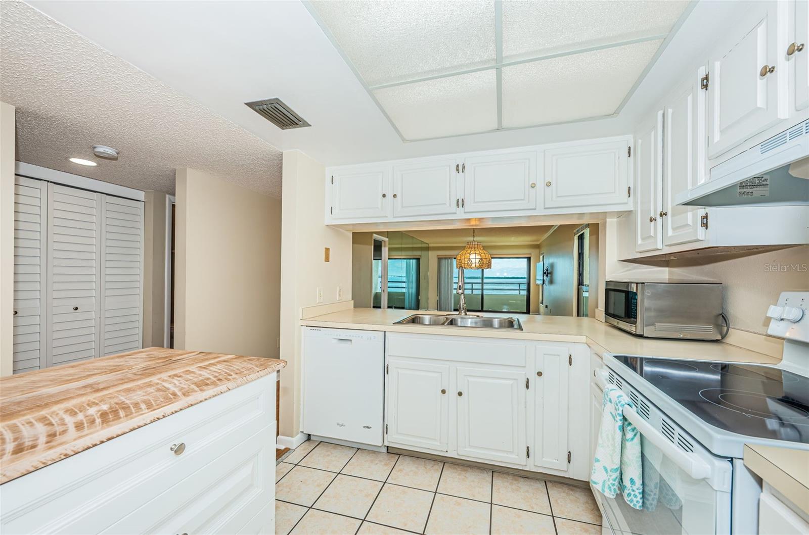 Image 17 of 94 For 103 1st Street E 208