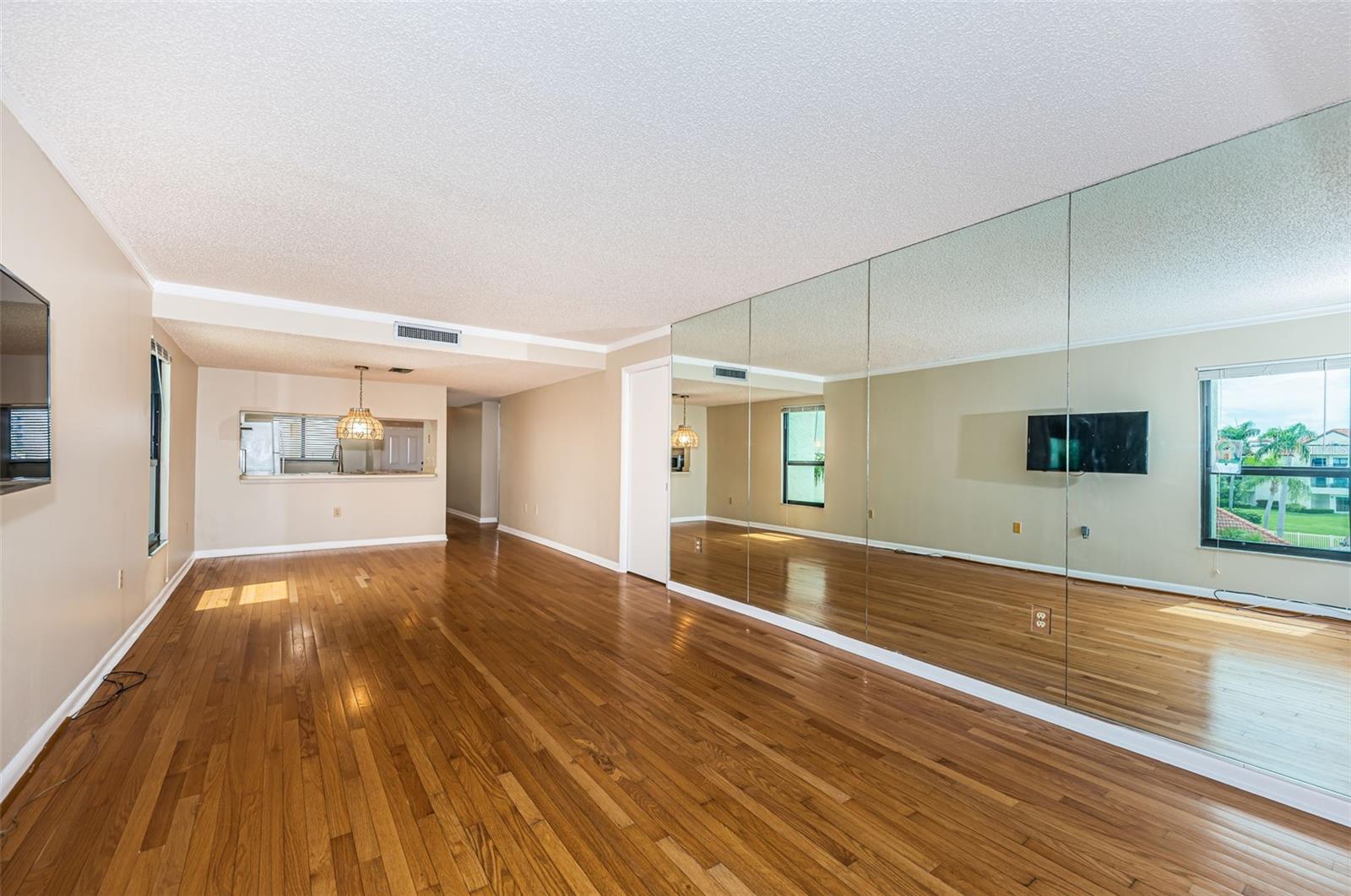 Image 23 of 94 For 103 1st Street E 208