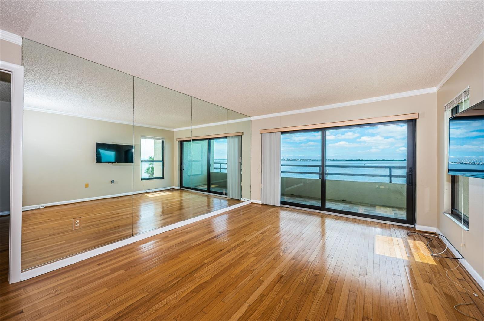 Image 26 of 94 For 103 1st Street E 208