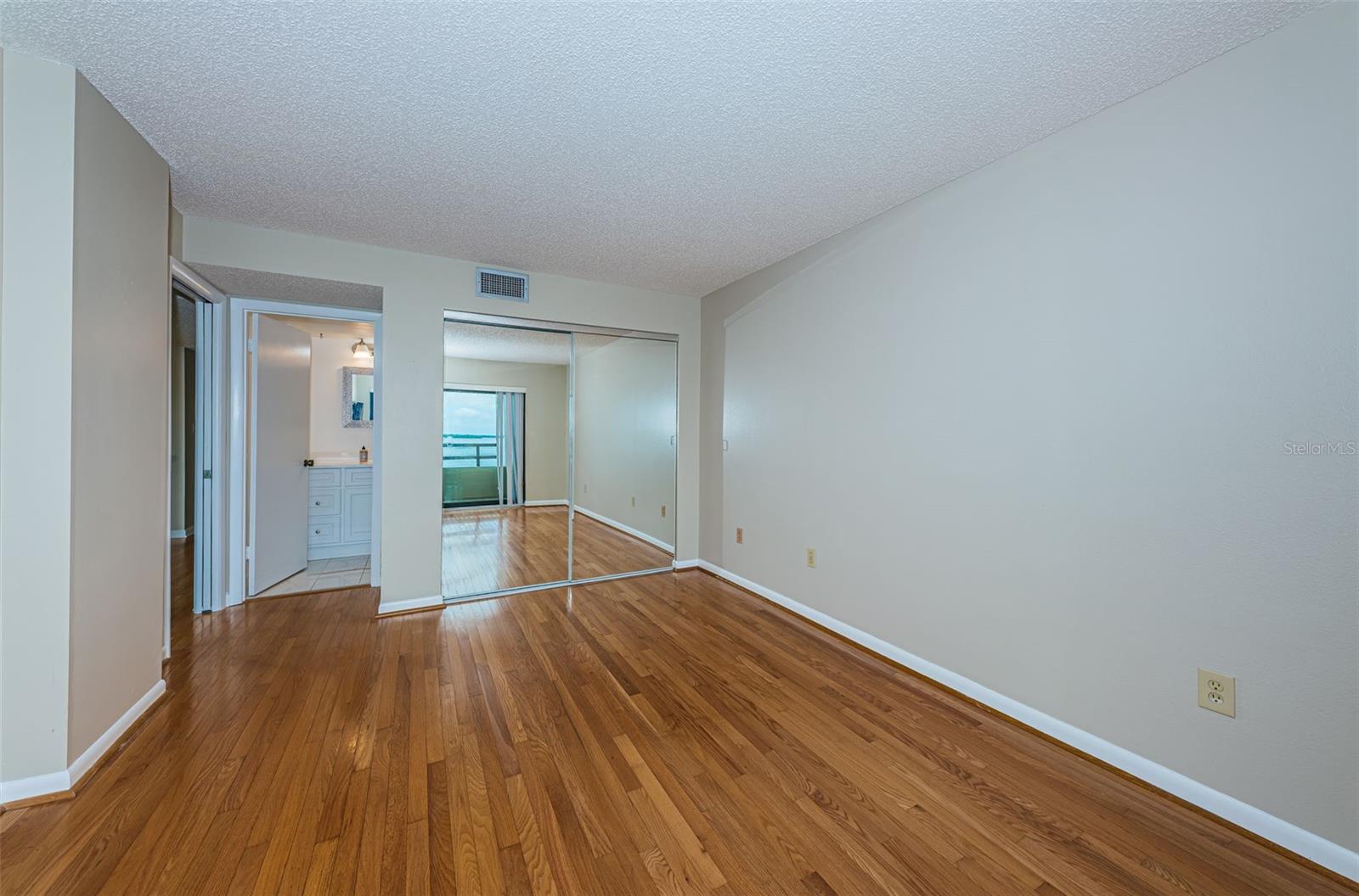 Image 32 of 94 For 103 1st Street E 208