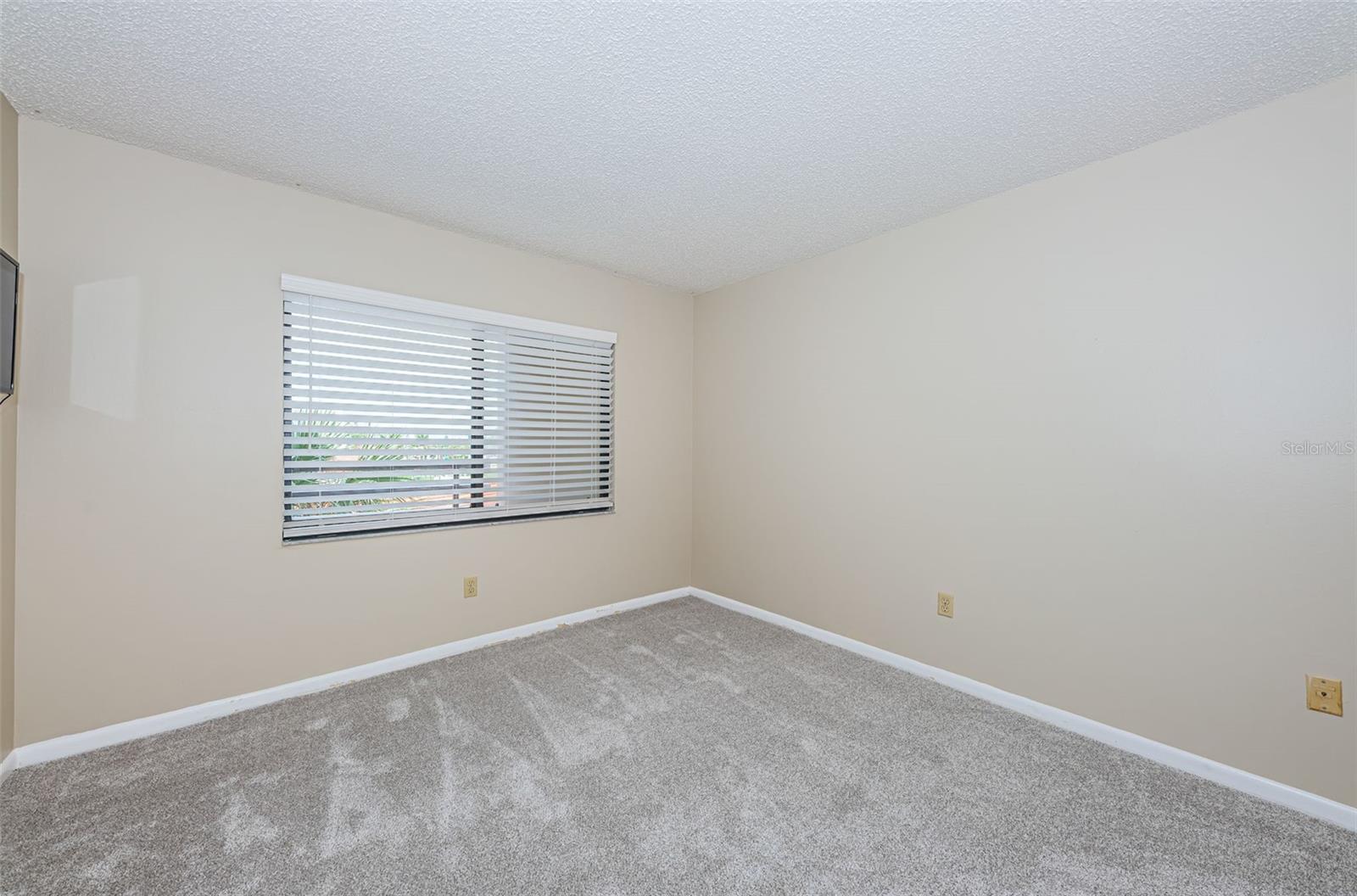 Image 37 of 94 For 103 1st Street E 208