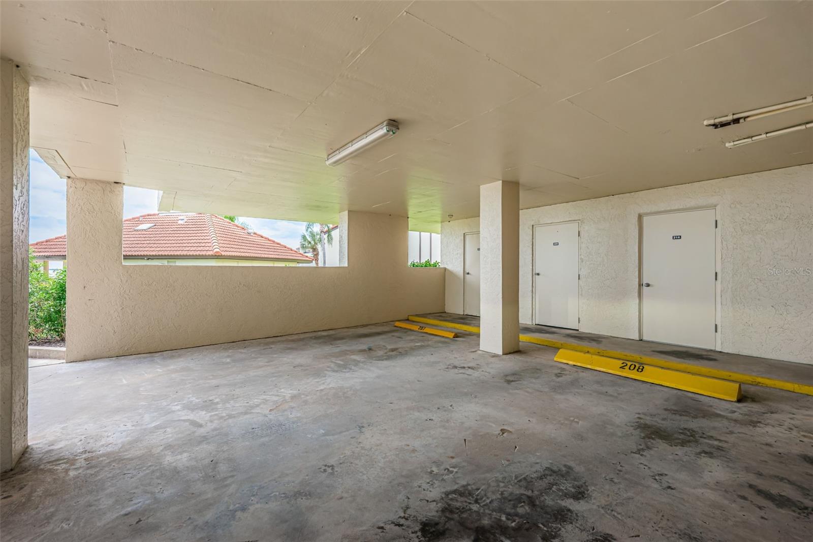Image 42 of 94 For 103 1st Street E 208