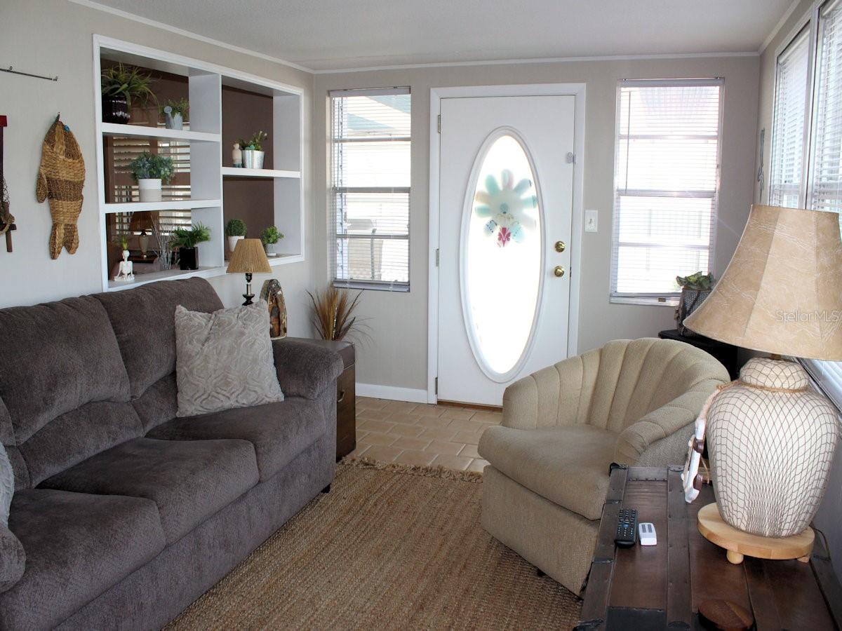 Image 10 of 18 For 140 Pindo Palm Street W