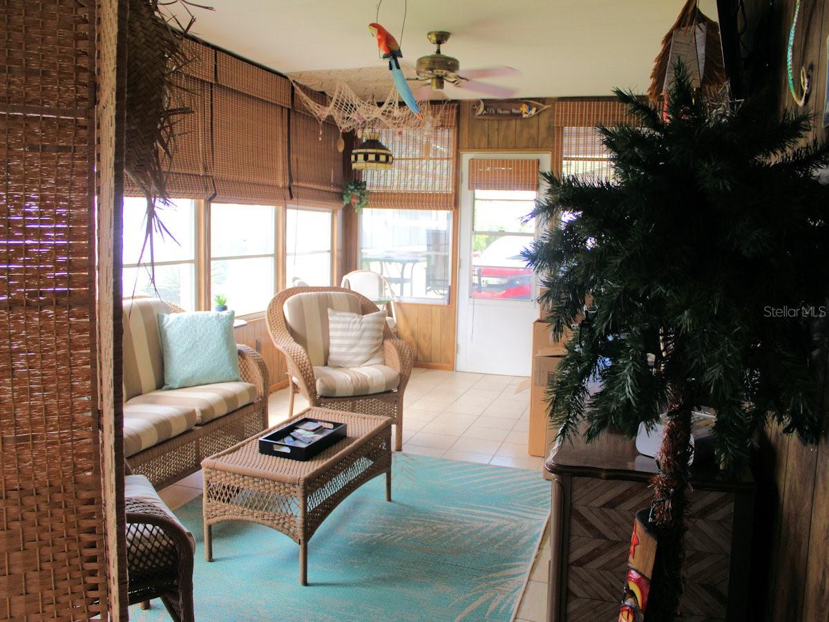 Image 12 of 18 For 140 Pindo Palm Street W