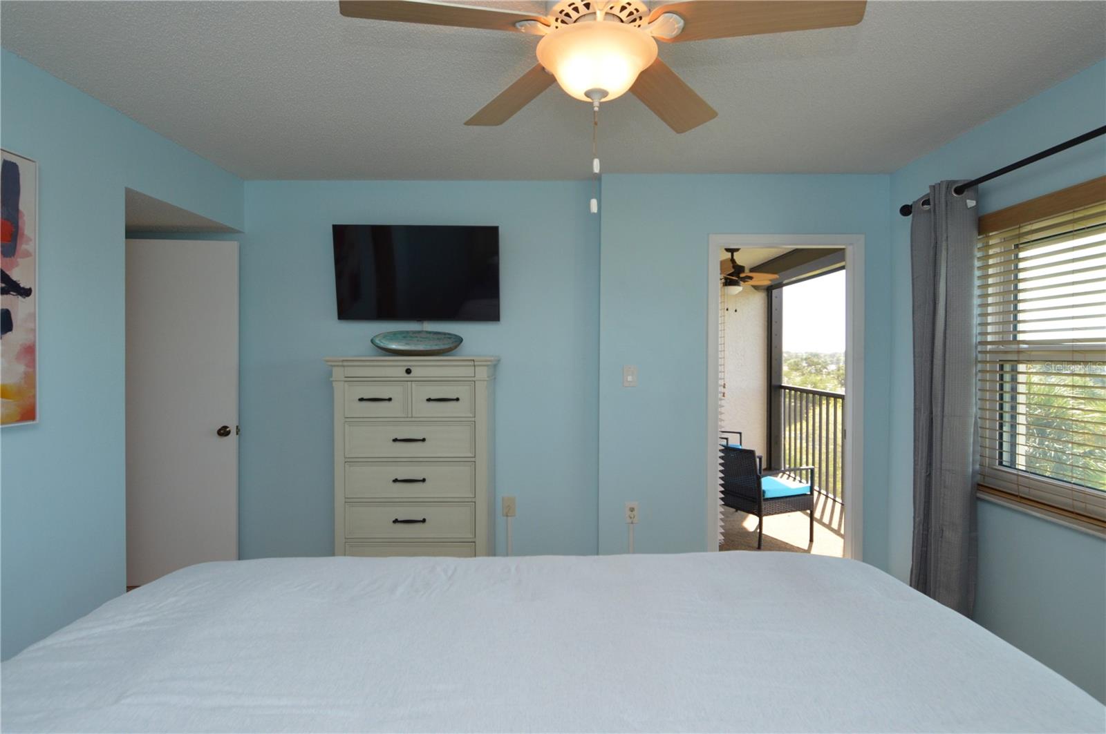 Image 36 of 93 For 1316 Pasadena Avenue S 407