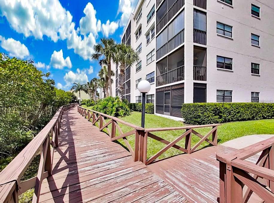 Image 81 of 93 For 1316 Pasadena Avenue S 407