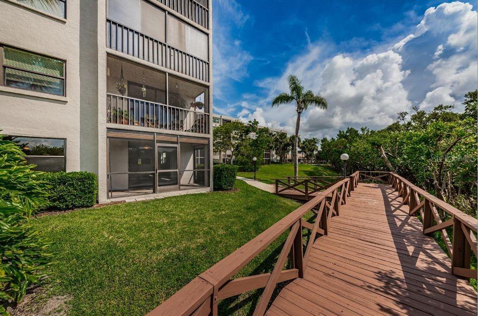 Image 82 of 93 For 1316 Pasadena Avenue S 407