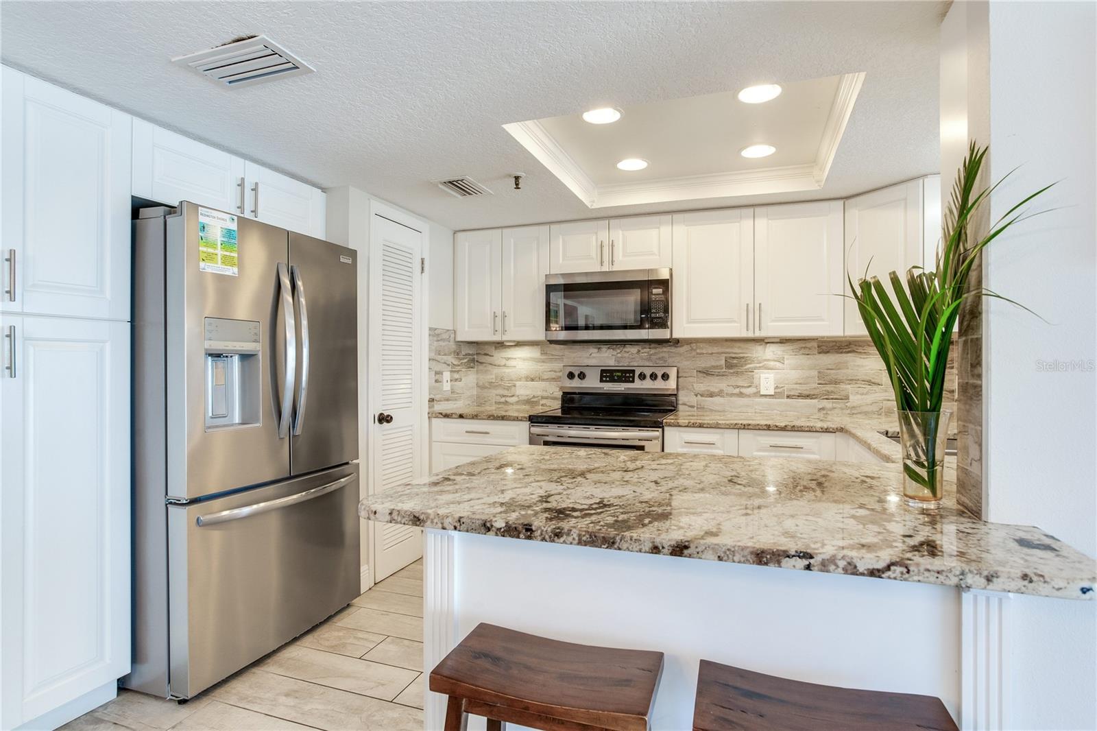 Image 24 of 54 For 17450 Gulf Boulevard 206