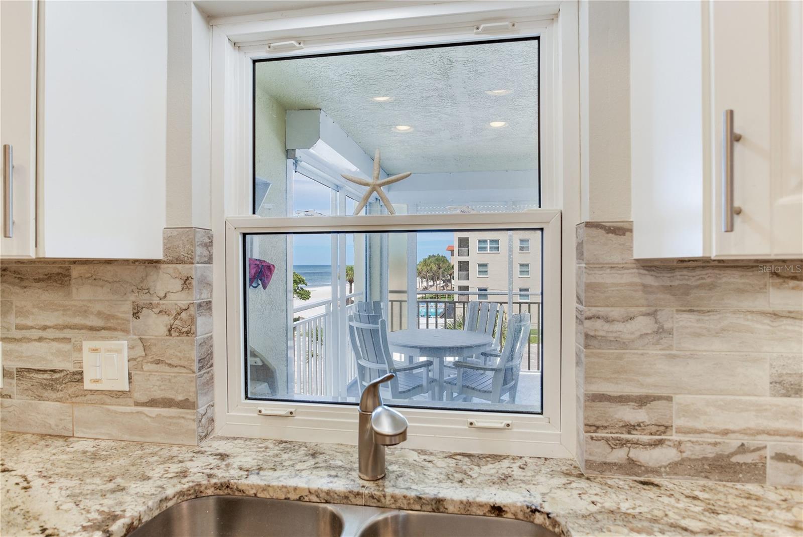 Image 29 of 54 For 17450 Gulf Boulevard 206