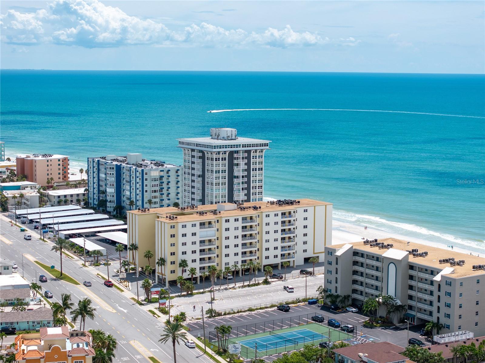 Image 3 of 54 For 17450 Gulf Boulevard 206