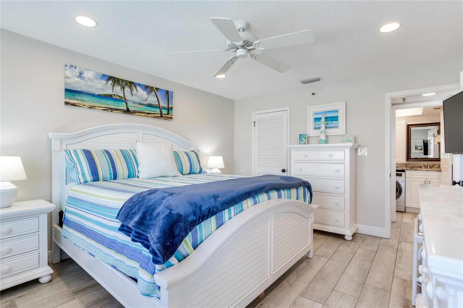 Image 33 of 54 For 17450 Gulf Boulevard 206