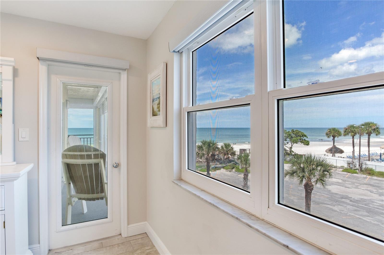 Image 37 of 54 For 17450 Gulf Boulevard 206