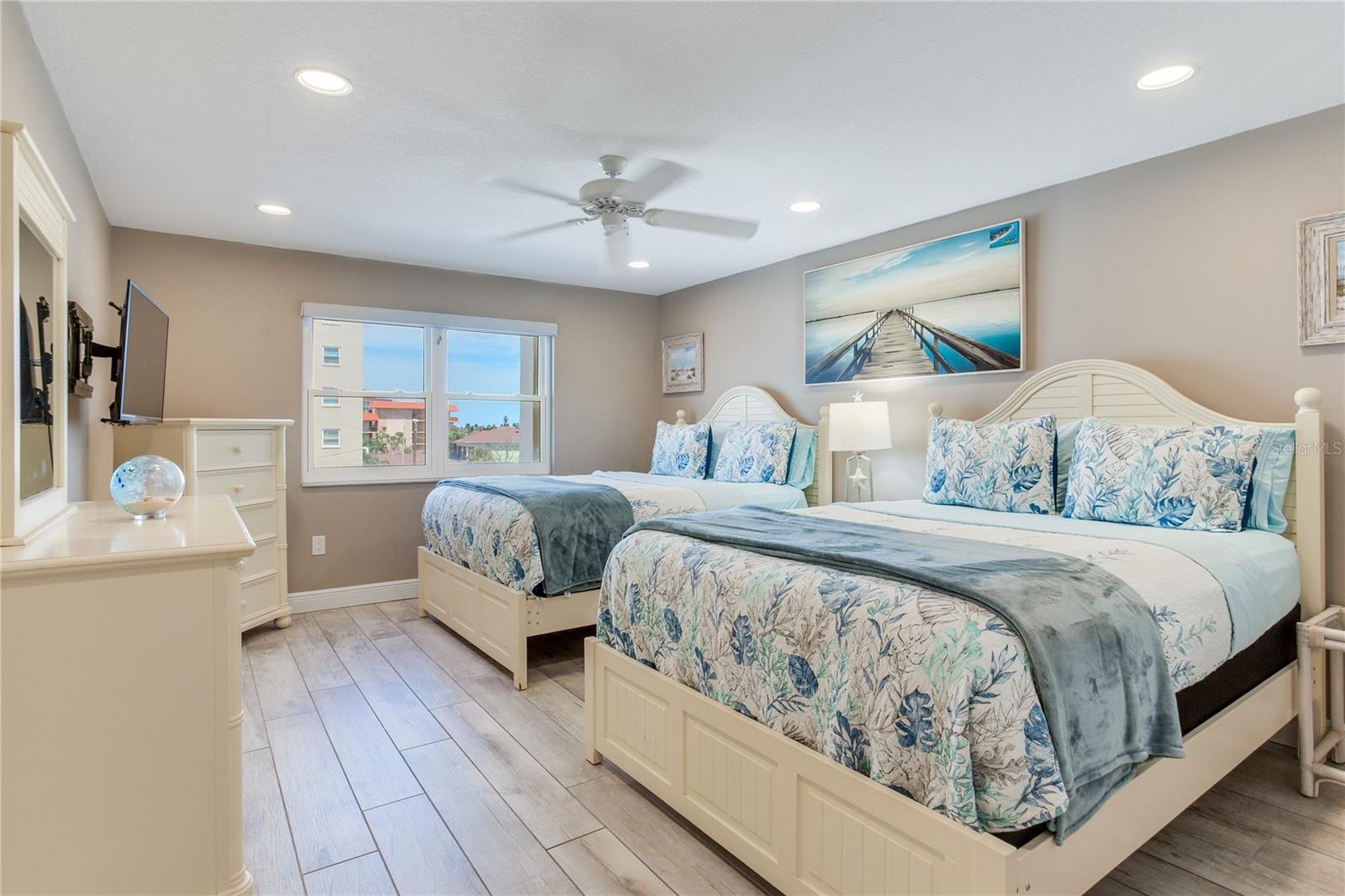 Image 42 of 54 For 17450 Gulf Boulevard 206