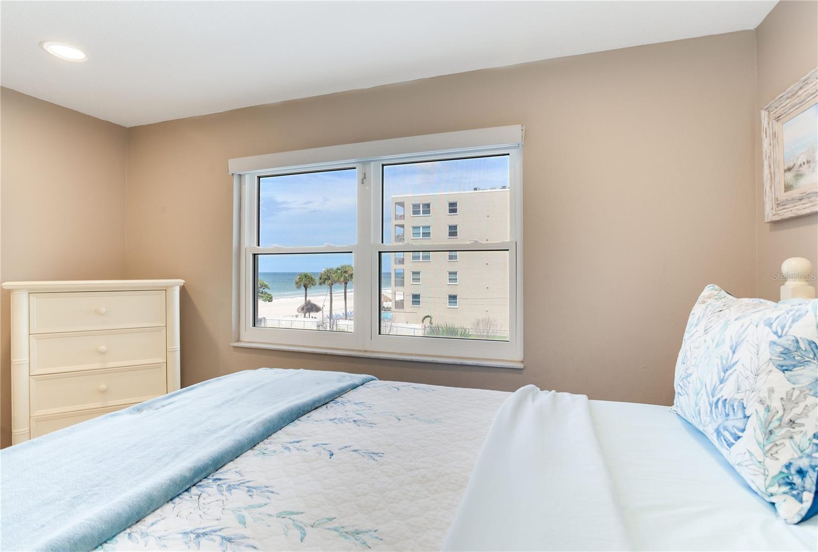 Image 44 of 54 For 17450 Gulf Boulevard 206