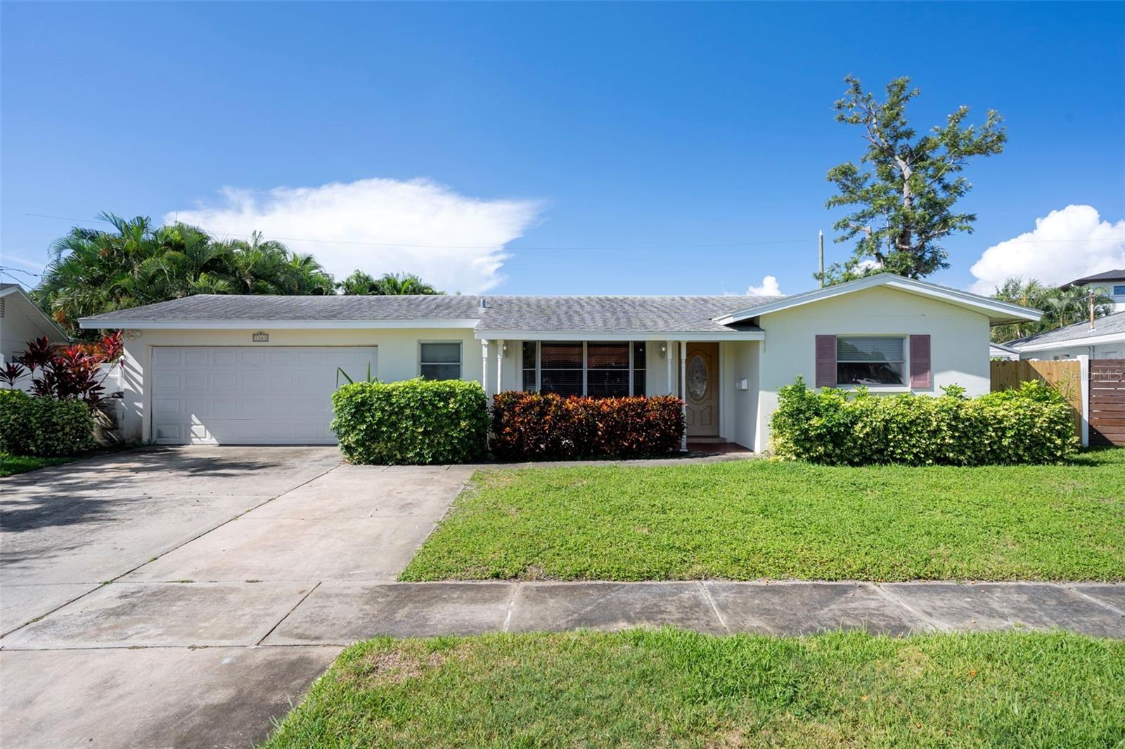 Details for 1563 Eden Isle Boulevard Ne, ST PETERSBURG, FL 33704