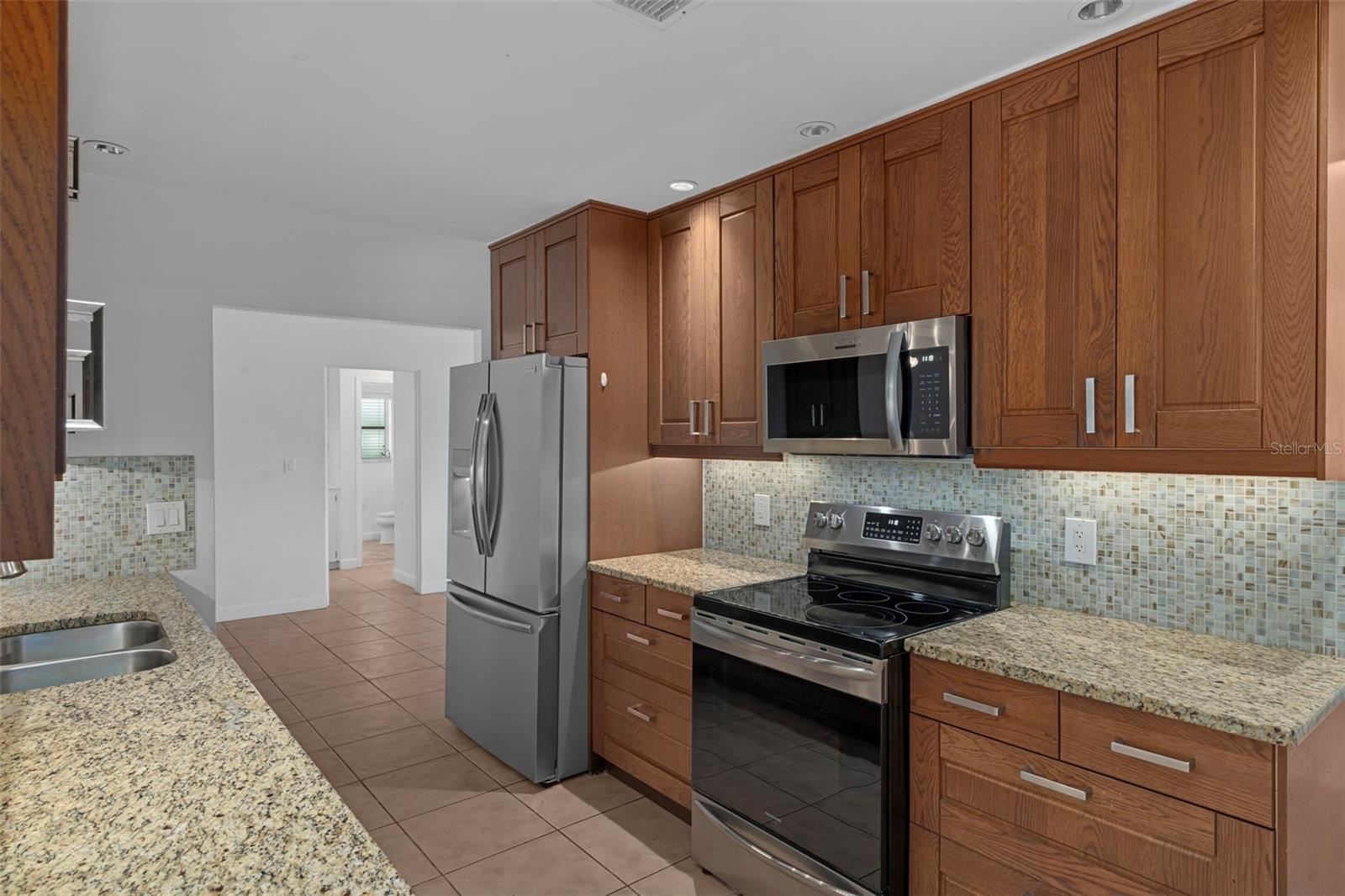 Image 19 of 60 For 1563 Eden Isle Boulevard Ne