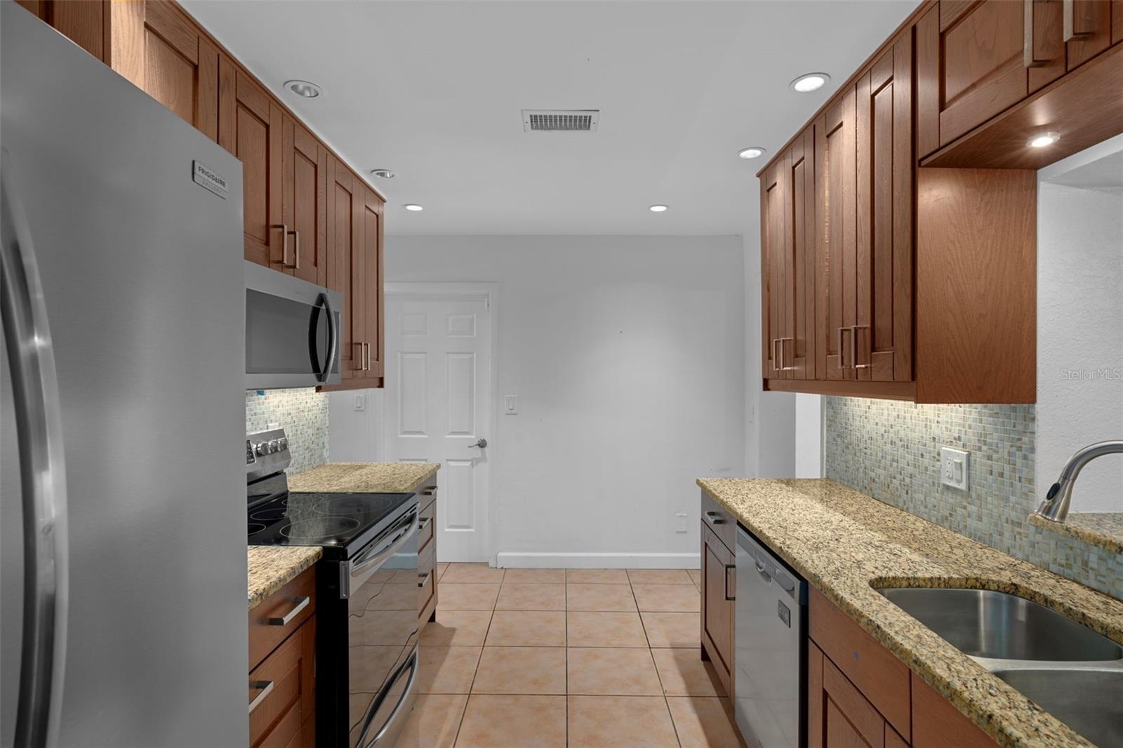 Image 22 of 60 For 1563 Eden Isle Boulevard Ne