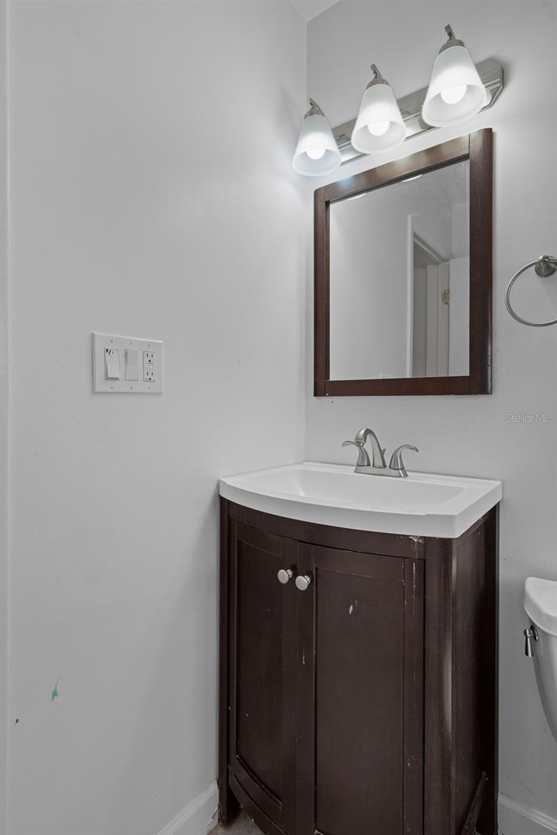 Image 25 of 60 For 1563 Eden Isle Boulevard Ne