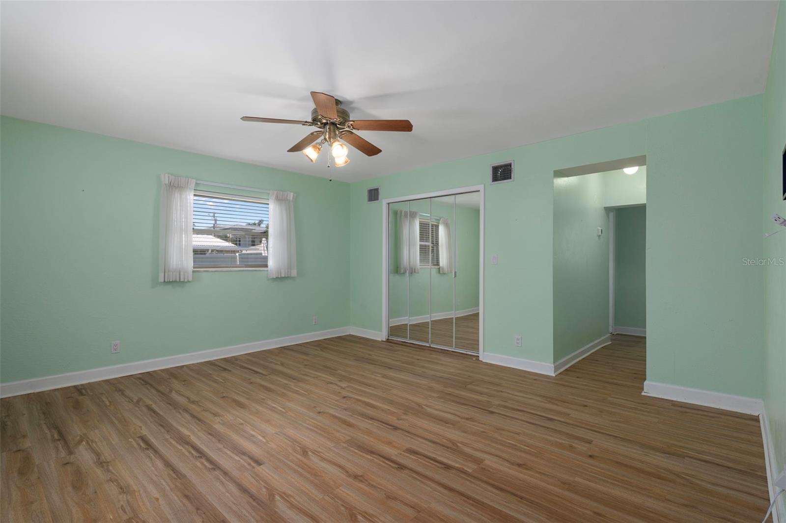 Image 28 of 60 For 1563 Eden Isle Boulevard Ne