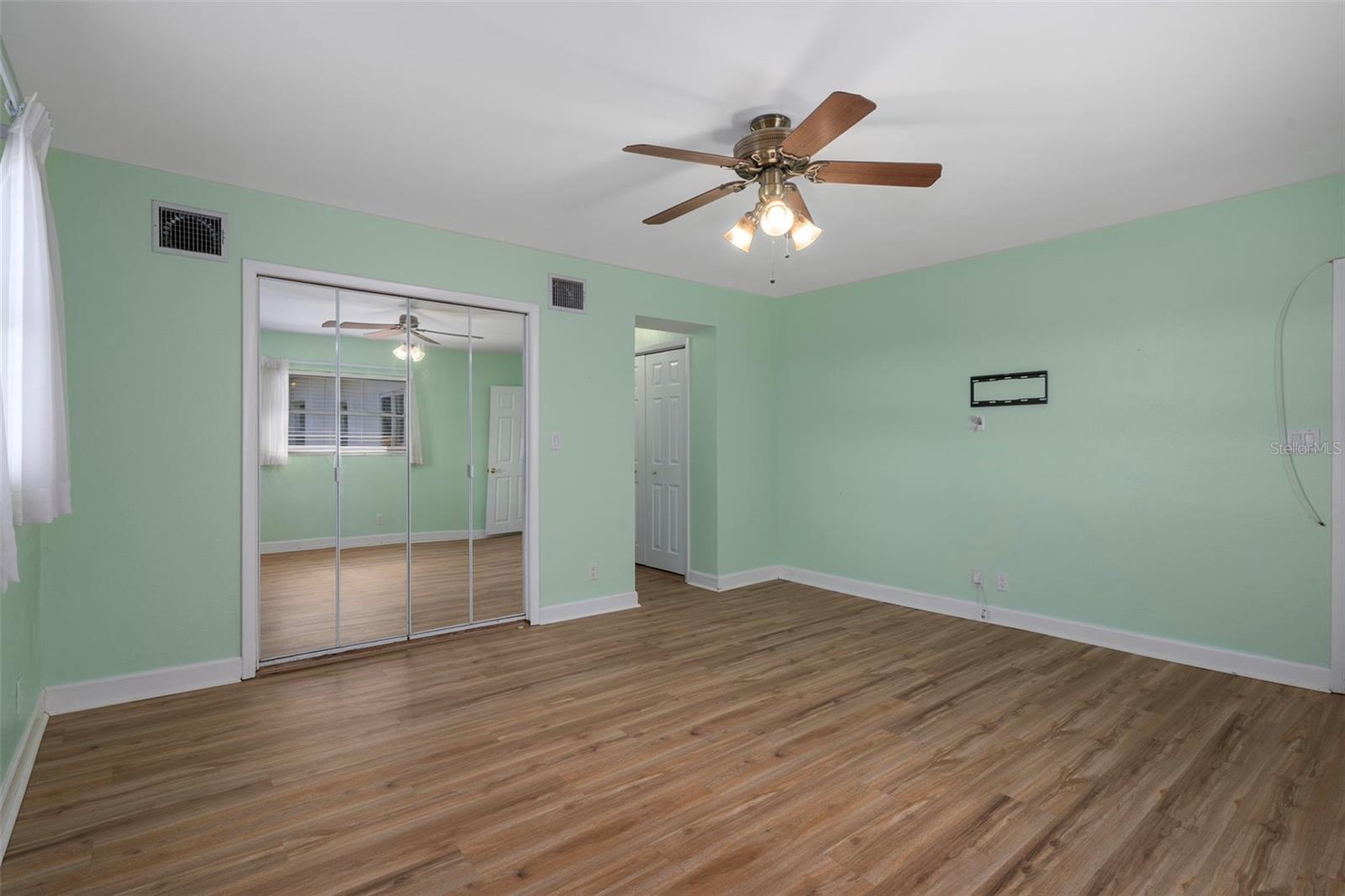 Image 29 of 60 For 1563 Eden Isle Boulevard Ne