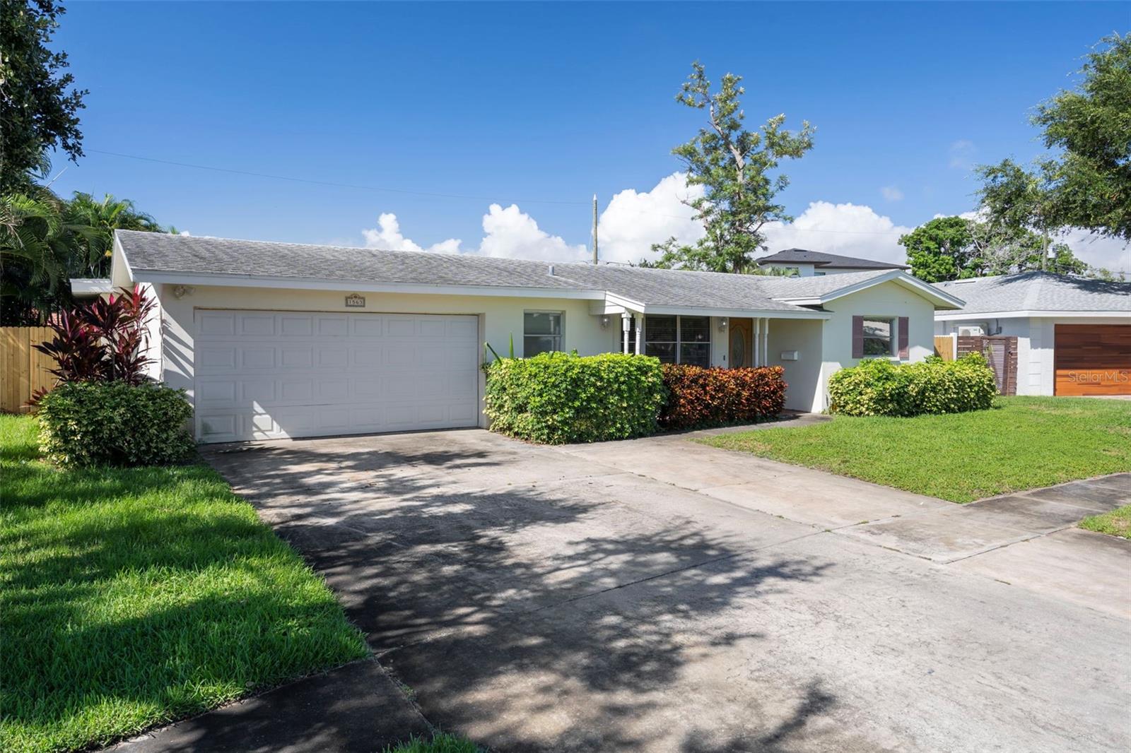 Image 5 of 60 For 1563 Eden Isle Boulevard Ne