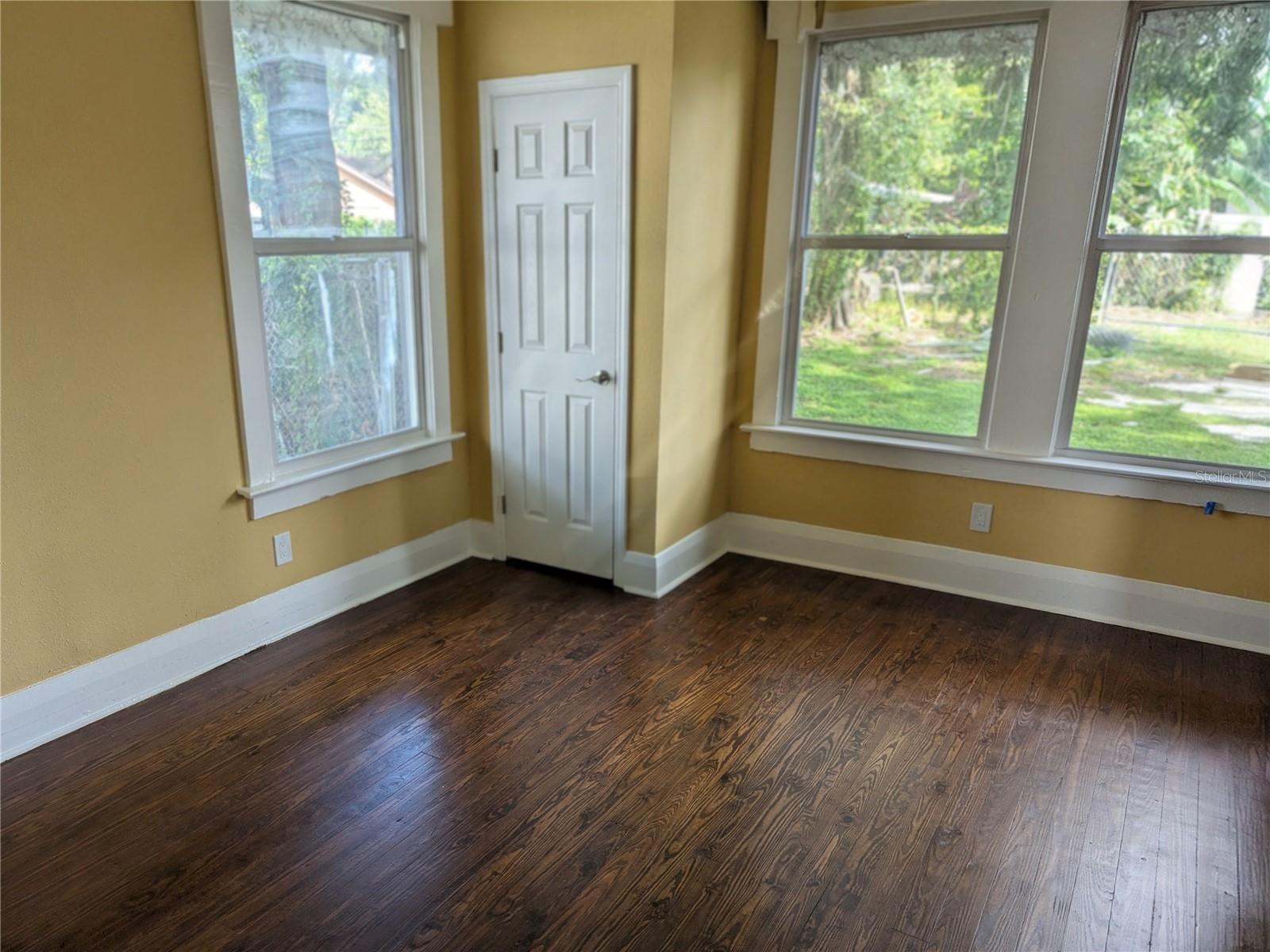 Image 7 of 21 For 1014 Lake Avenue