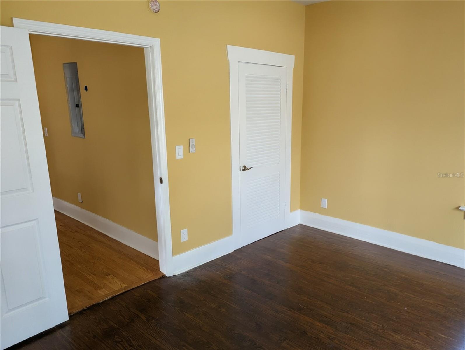 Image 8 of 21 For 1014 Lake Avenue