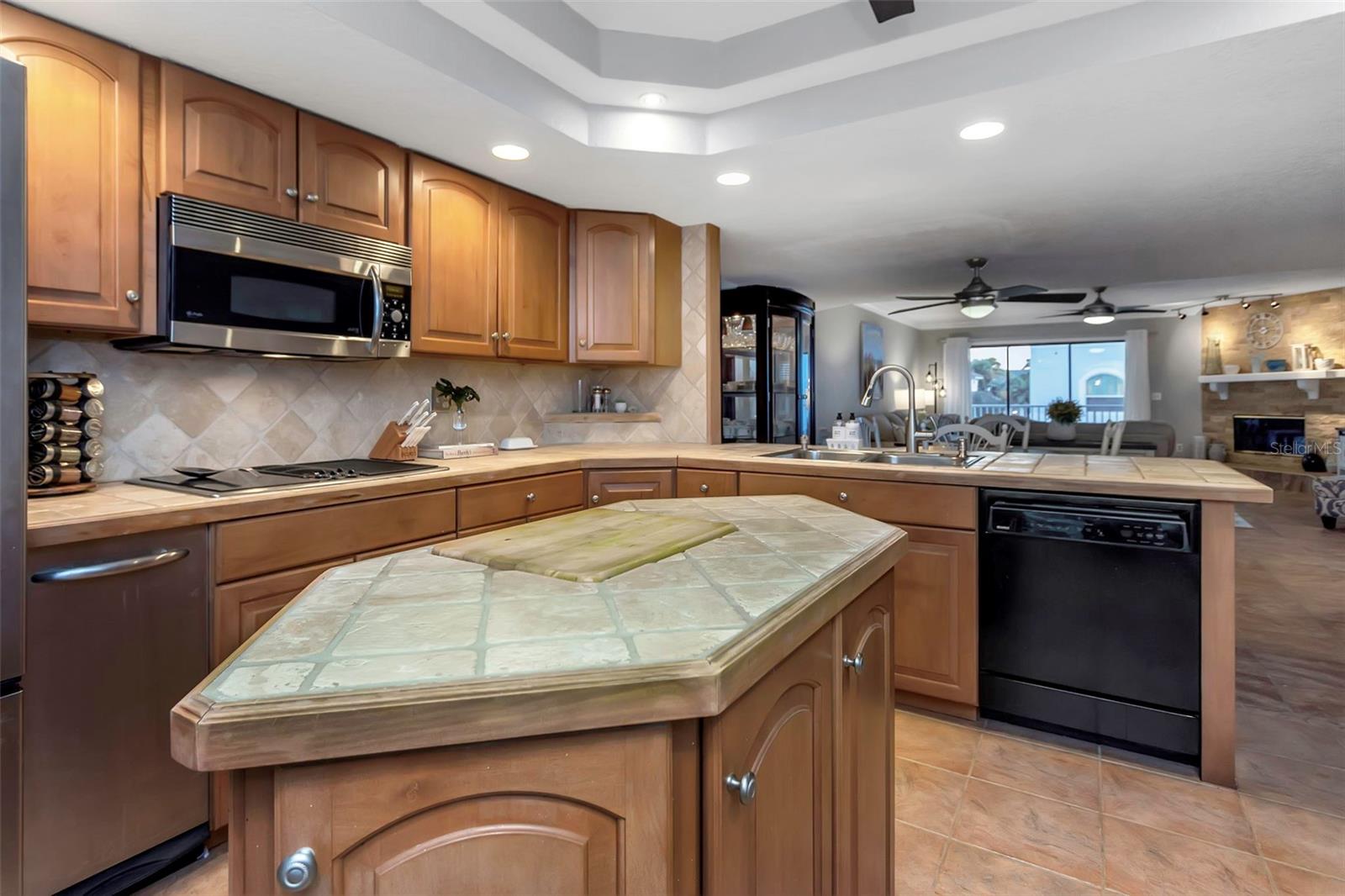 Image 18 of 46 For 745 Pinellas Bayway S 207